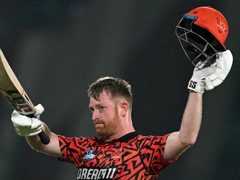 SRH ''OutKlaas'' KKR By 110 Runs To End IPL Season On A High