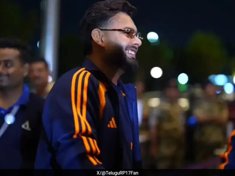 "Garden Ki Toh Yaad Aayegi": Rishabh Pant Misses Rohit Sharma As Team India Reaches England